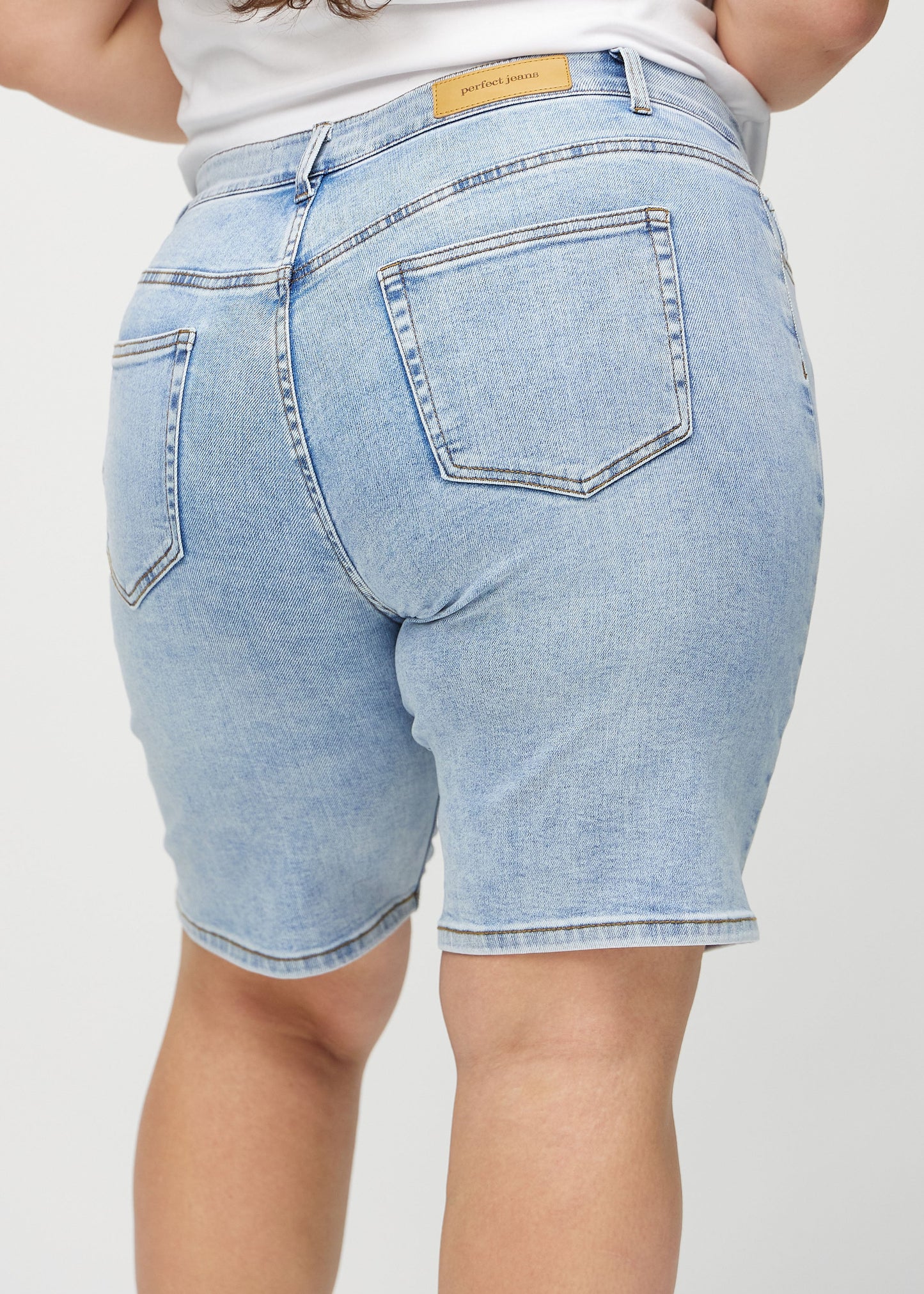 Perfect Shorts - Middle - Regular - Waves™