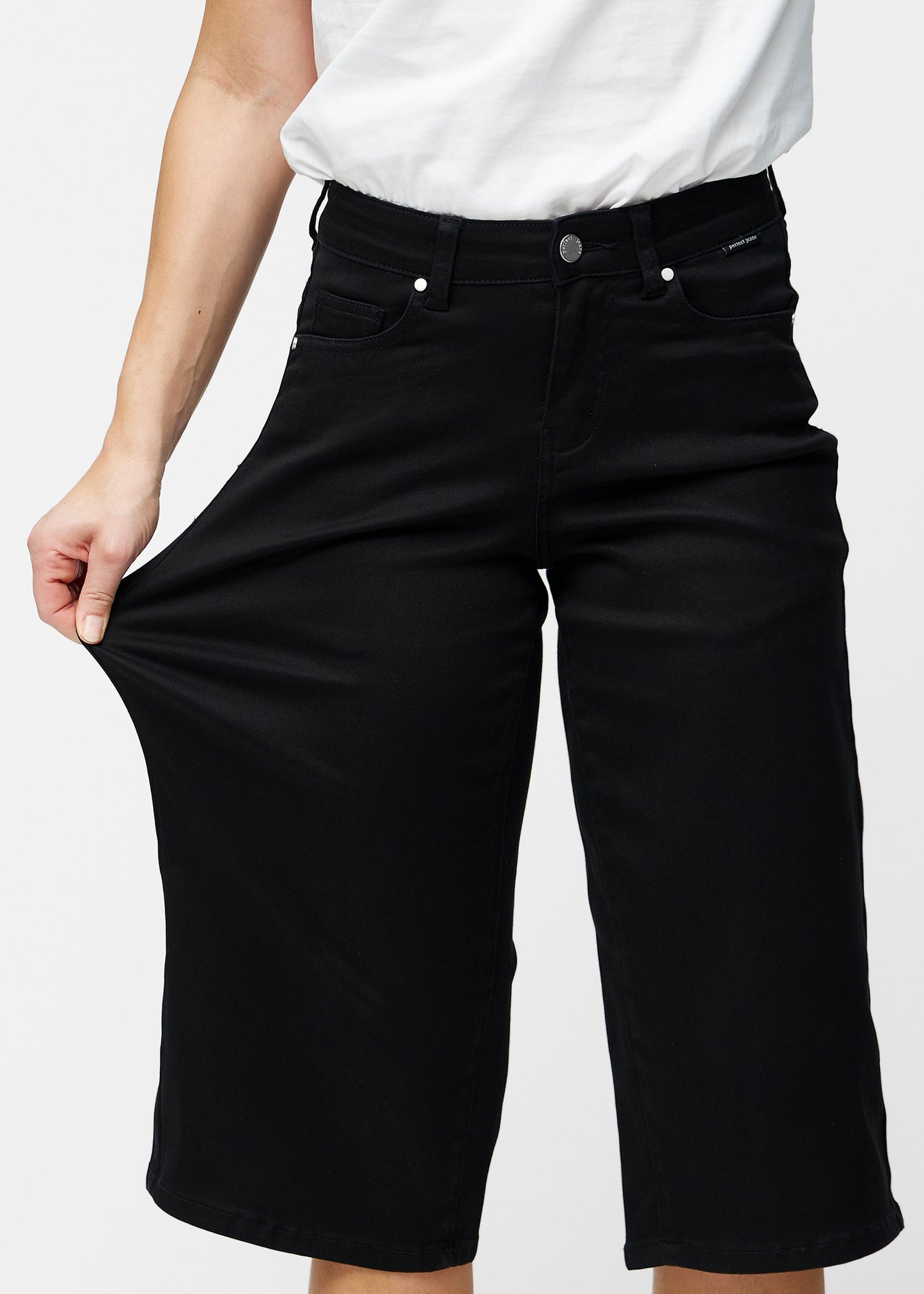 Perfect Capris - Loose - Ravens™