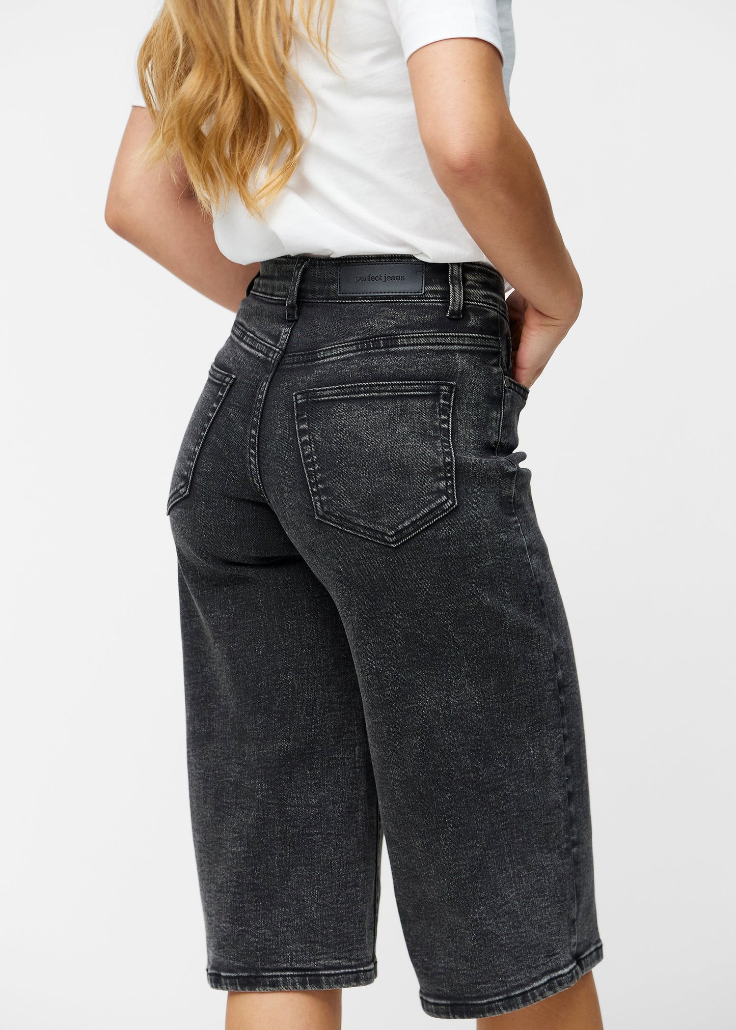 Perfect Capris - Loose - Shadows™